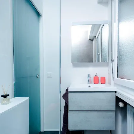 Cozy Modern Super Location Feels Like