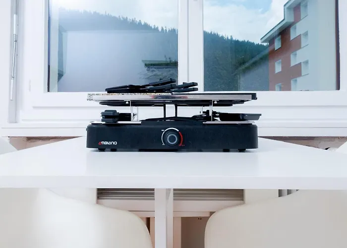 Cozy Modern Super Location Feels Like Apartment