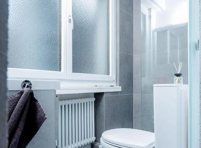 Cozy Modern Super Location Feels Like *