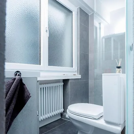 Cozy Modern Super Location Feels Like *